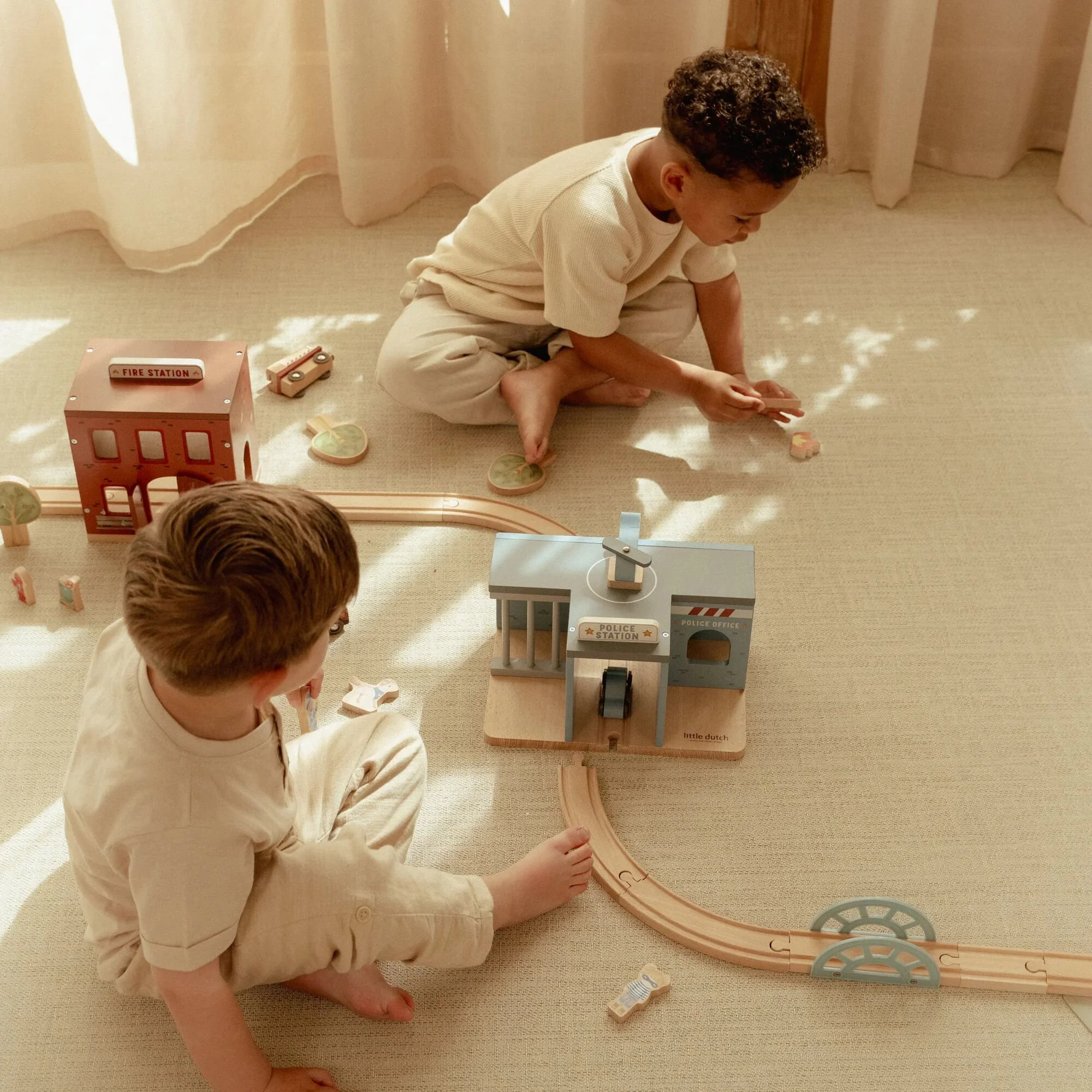 Little Dutch tűzoltóállomás - vasútí sínpályához - Image 4