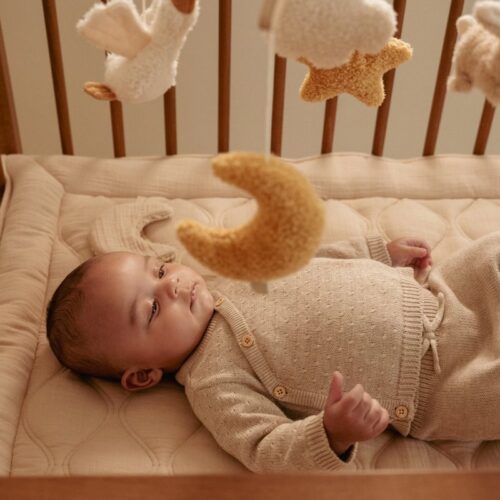 Little Dutch zenélő körforgó natúr fa vázzal - Newborn Naturals – baba termék újszülöttnek