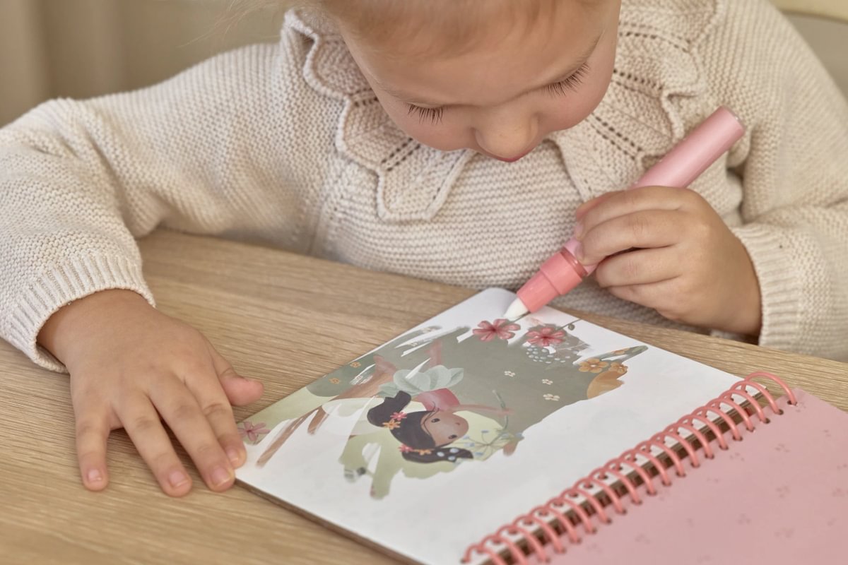 Little Dutch vízzel színező füzet - Rosa Fairy Garden - Image 10