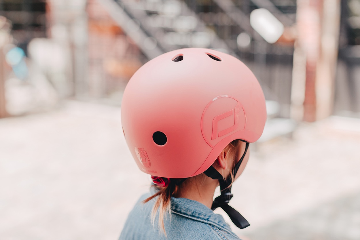 SR96363-HELMET S-PEACH_0959_fullres Scoot and Ride gyerek sisak (M-L) – gyerek játék