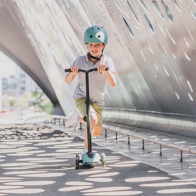 scoot-ride-5led-lifestyle-3