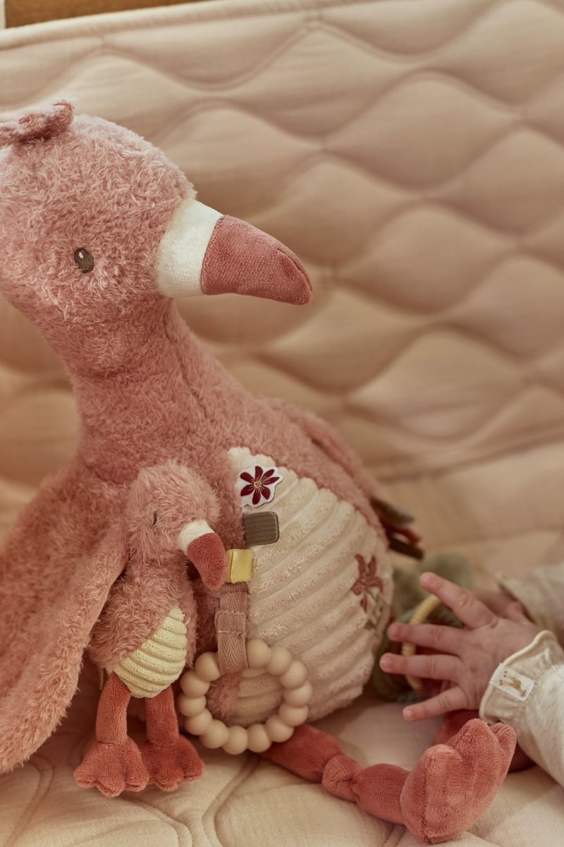 LD8318 Little Dutch activity plüss flamingó - Safari Friends (1)