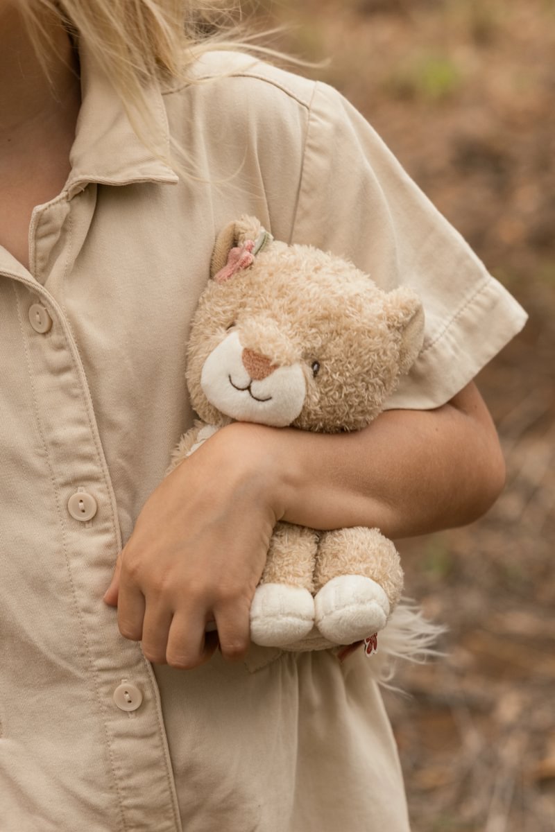 LD8357 Little Dutch plüss lány oroszlán 17 cm -Safari Friends (22)