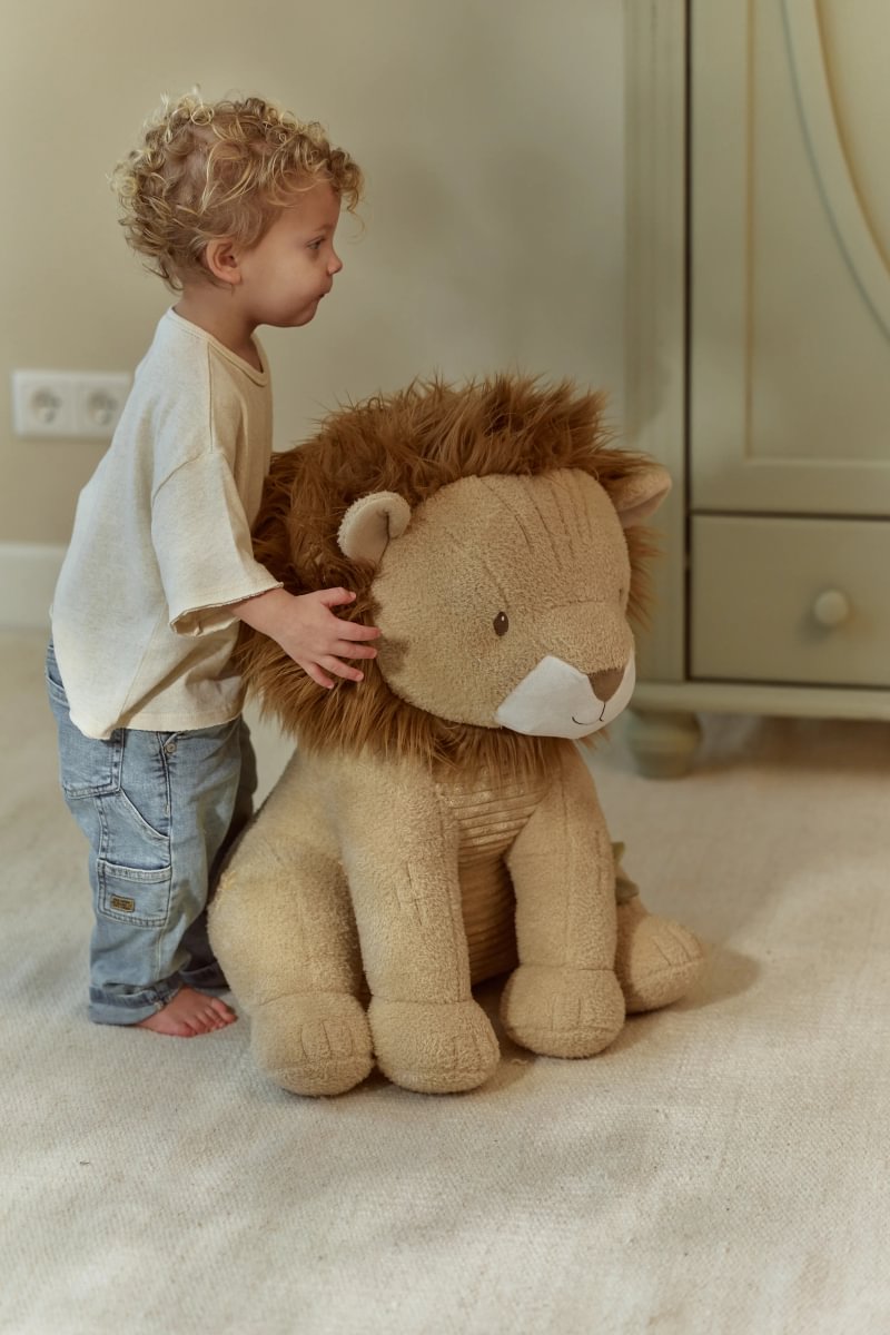 LD8378 Little Dutch plüss fiú oroszlán 60 cm -Safari Friends (2)(2)