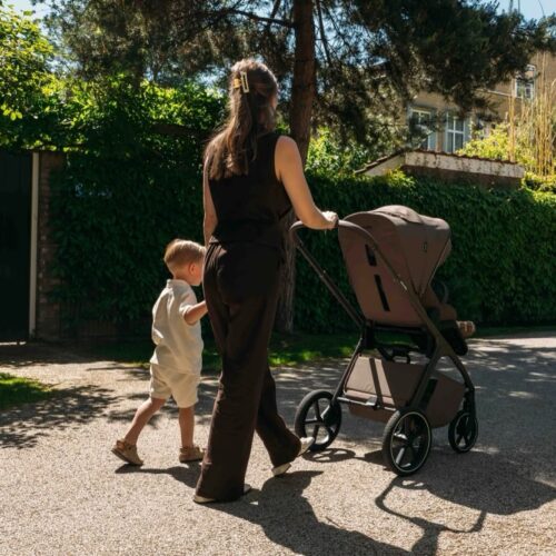 Zoey Go - lifestyle - CB - 2 - 1 Zoey Go - lifestyle - CB - 2 - 1