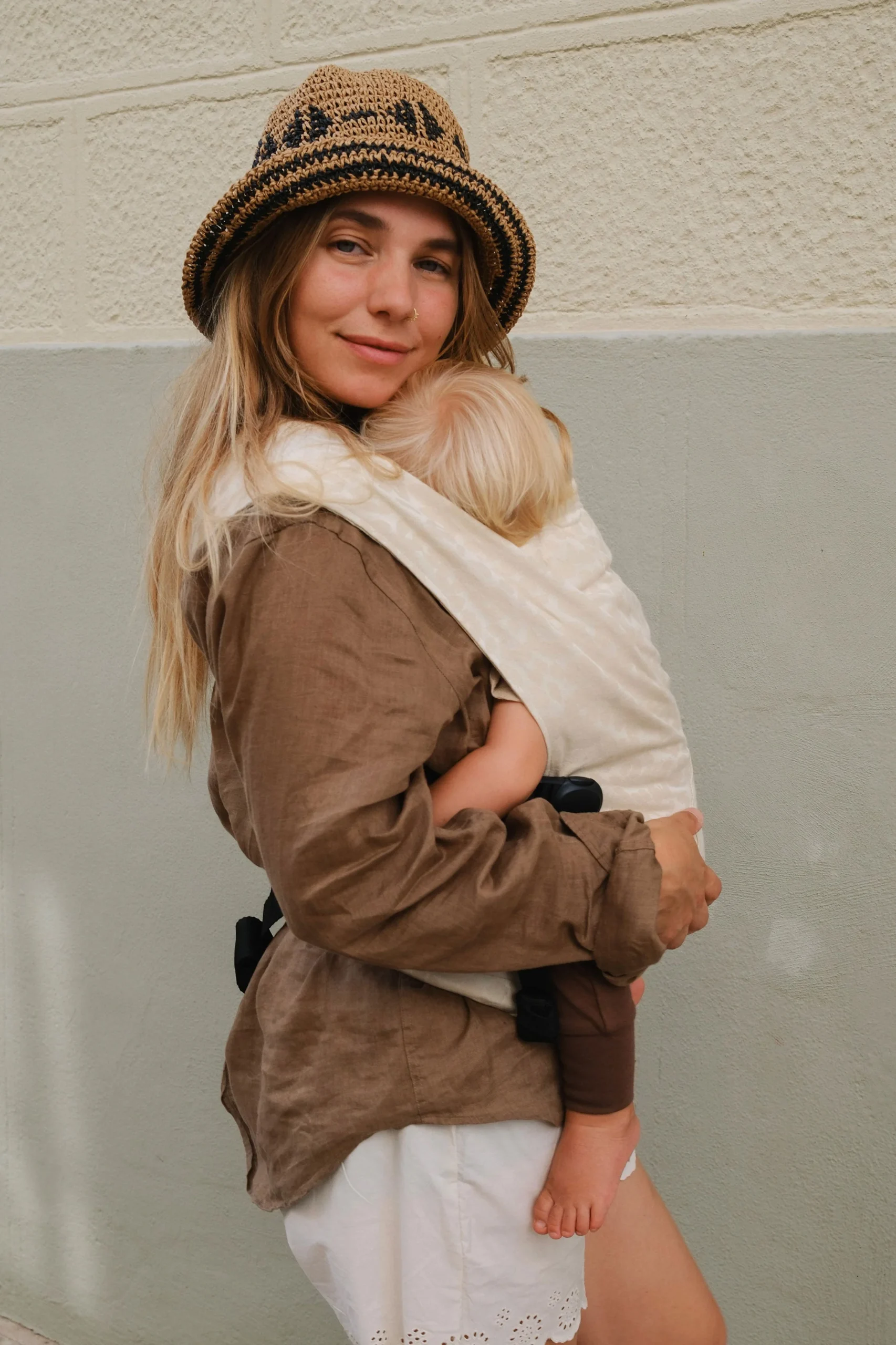 firstride-bowie-baby-carrier-beige-leopard-8_0ac7e82a-b302-4792-a937-a46426cbaf50