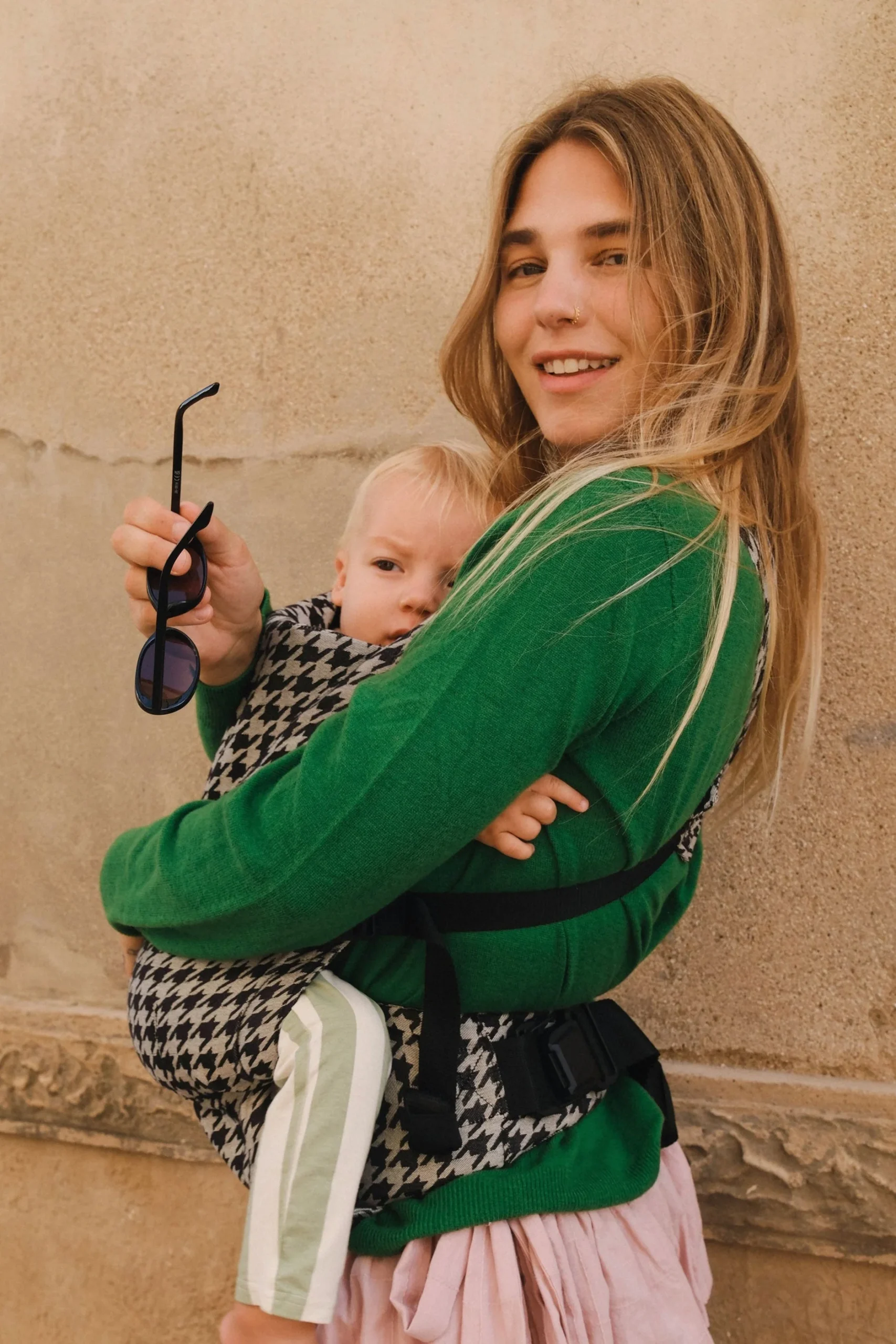 firstride-bowie-baby-carrier-houndstooth-5-1