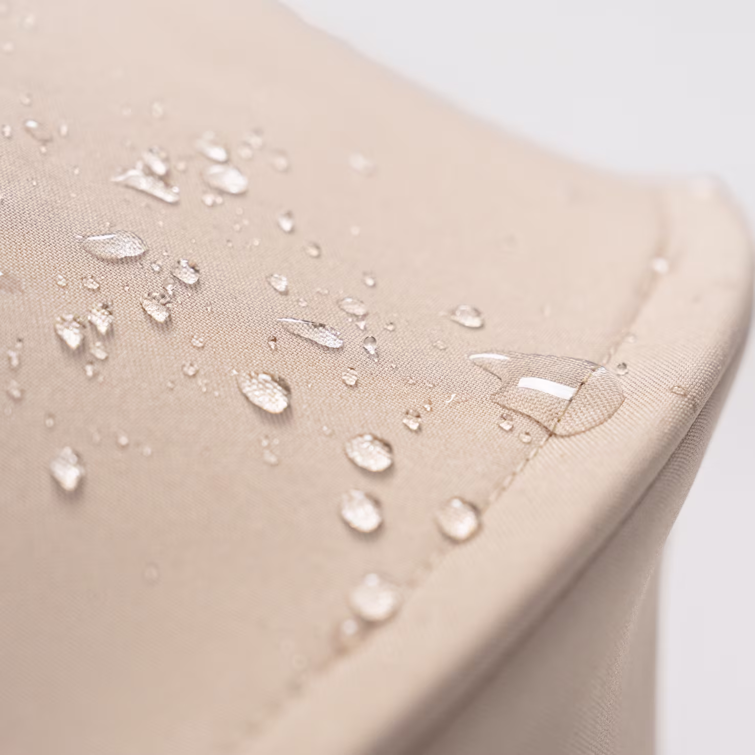 YOYO_6PLUS_Taupe_WaterRepellent_CLOSE_251212-1781_1x1_eCom_72ppi